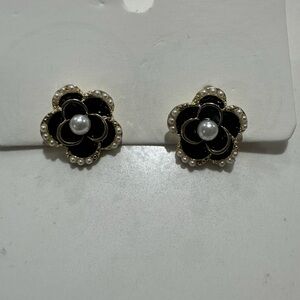 Elegant Black and Gold Floral Earrings